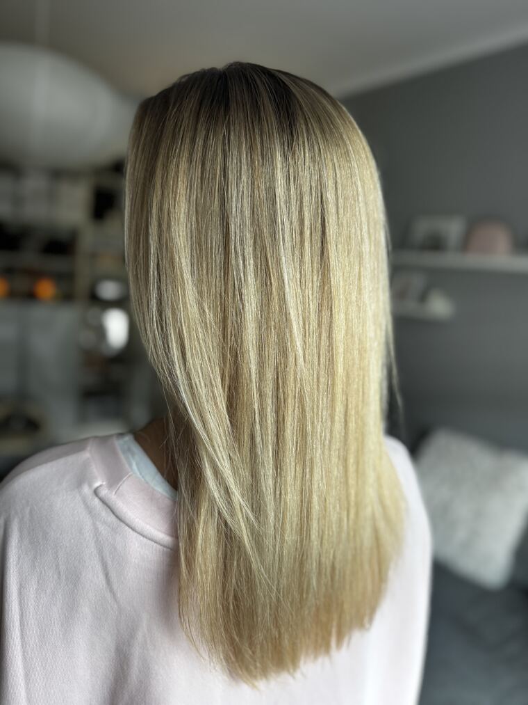 Nachher: blondes Haar, gleichmäßig